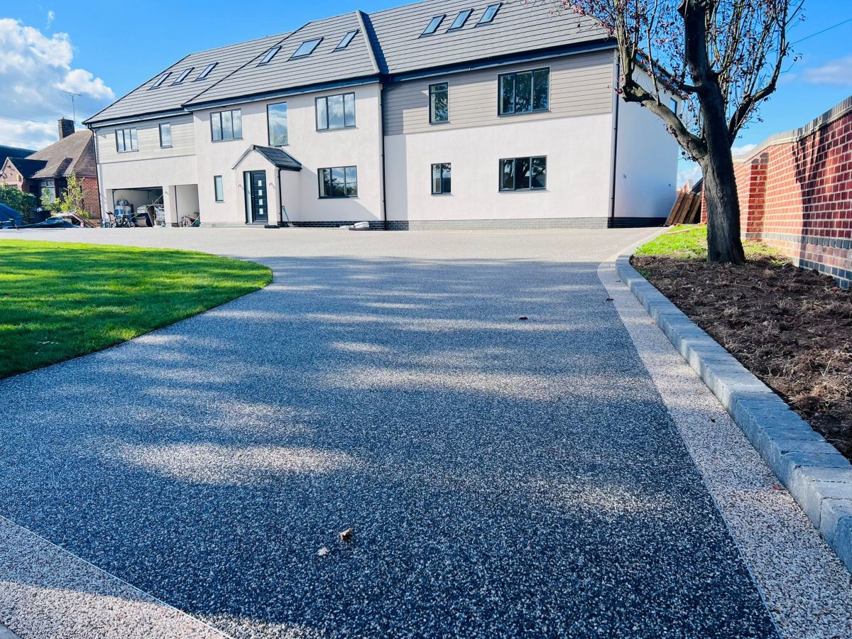 DALTEX Resin Bound Driveway adds Showstopping Kerb Appeal